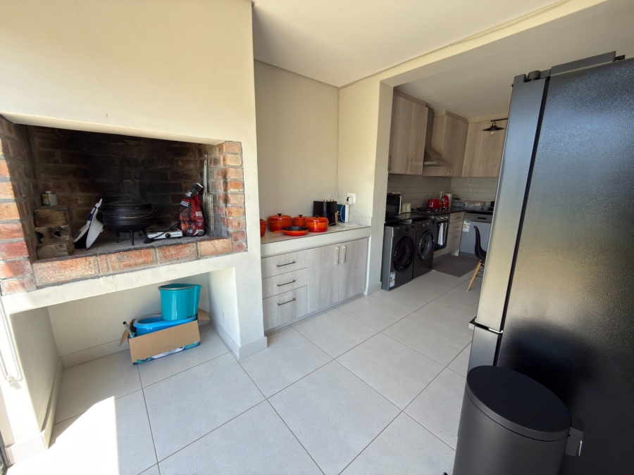 3 Bedroom Property for Sale in Aan de Wijnlanden Western Cape